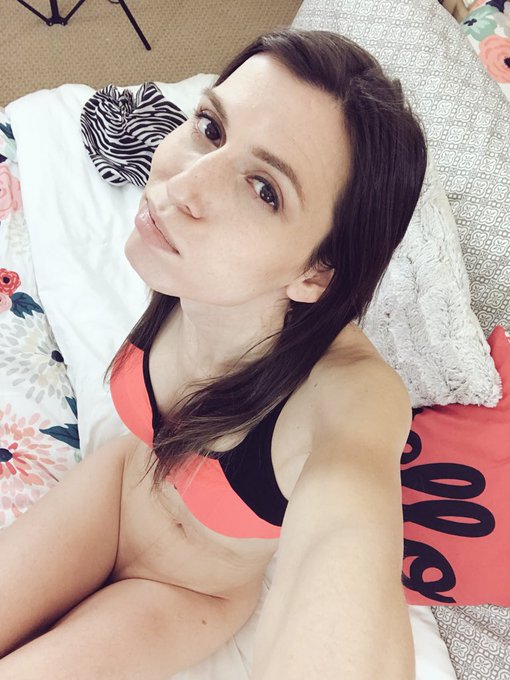 ✨ Procrastinating today. Maybe be on around 2 PM Pacific. ✨ https://t.co/PiSqsX7fH8