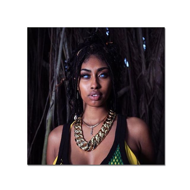 _selector's tweet photo. Head banga man, a banga man, a banga / Head banga man, a banga man, a banga #NP Disco Neil - Disconeil Mixtape 2018 @disconeil007 #Disconeil #Mixtape #2018 #Mix #Dancehall #JamaicanMusic #BigChune #HighlyRecommended #HeavyRotation via @largeupdotcom #Mix… https://t.co/vqAzVzLdrS https://t.co/d4Qcz4ZPF9