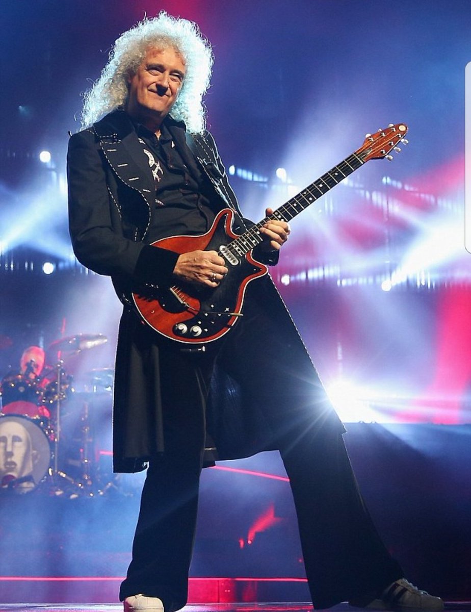 BuffyCook's tweet photo. More from 📸:wireimage #qal #kingofqueen #vocalgod  #awesome #lookingfly #whataperformer 😍😍 https://t.co/2dkiG0GV8n