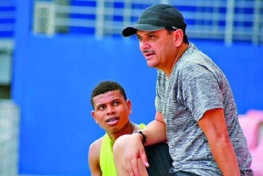 SomosLaSele's tweet photo. ¡Somos la Sele Radio!
#RichardParra : Necesitamos enamorar a los aficionados, a la liga le falta un nuevo formato, me da mucha tristeza ver los estadios de la #LPF vacío. #Chorrillo https://t.co/e74rnVzg4m