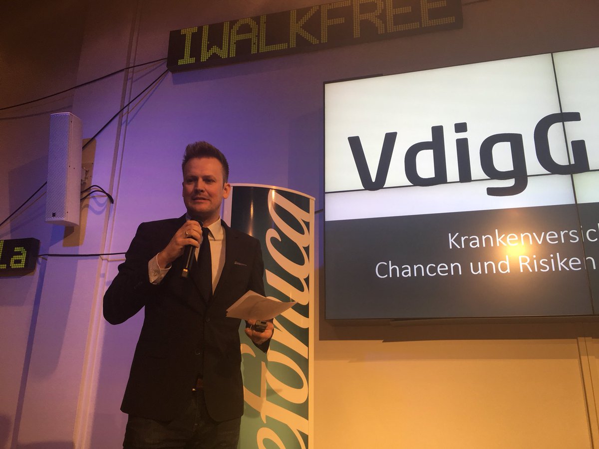 MirjamBauer's tweet photo. Parlamentarischer Abend @VdigGeV - Begrüssung @kallaene „Krankenversicherung 4.0 Chancen und Risiken der #Digitalisierung“ @base_campberlin https://t.co/j1vG11T5tn
