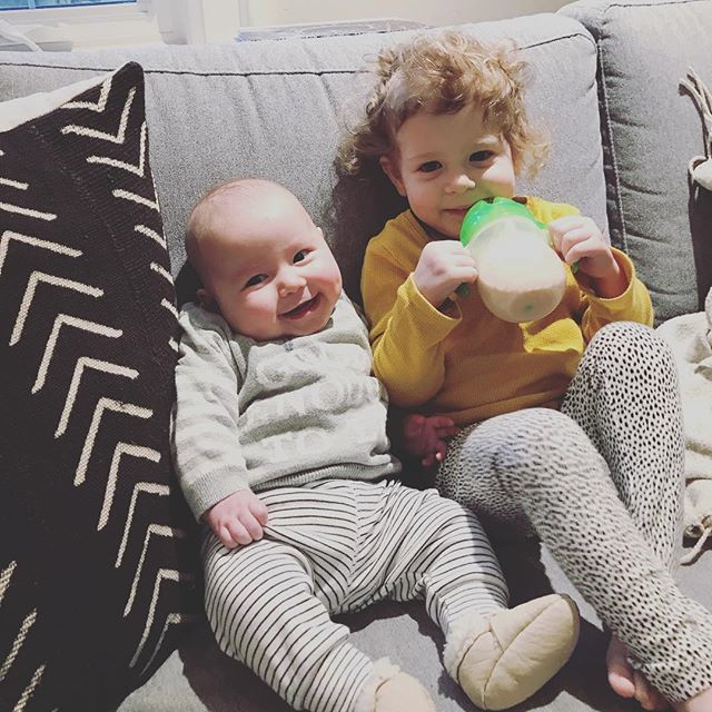 r_polan's tweet photo. Can’t believe that Willow is 4 months today!! #willowaden #essenrose #thescroggysisters https://t.co/XBpgeh46ah