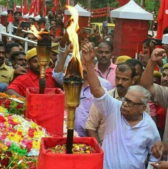 sai_kriishna's tweet photo. #FutureIsRed #CPIMKeralaStateConference #VsAchudhananthan #22PartyCongress https://t.co/nNVnsx9MMd