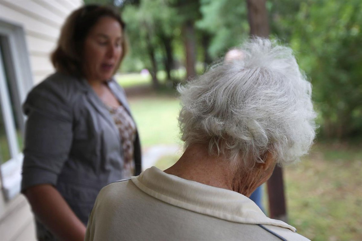 Preppy696's tweet image. Caro @Tboeri @INPS_it, ma hai mai fatto una verifica sulla indennità di disoccupazione #badanti? Per 6/9 mesi pigliano il 400/500€ mese, continuando a "lavorare" #innero. Valle a trovare a casa e vedi cosa combinano #furto #truffa

#lottallaevasione #caregivers #Napolitano