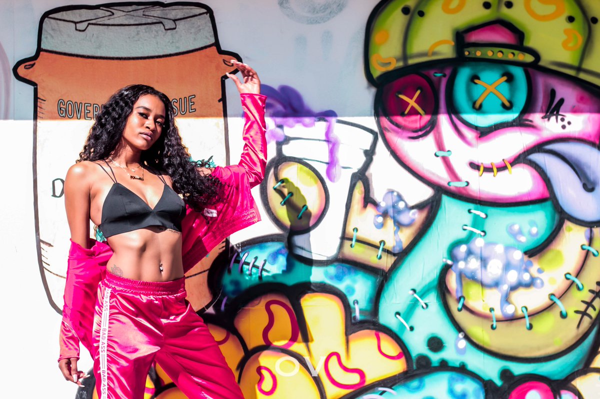 daaamnKAy's tweet image. see the plot. ™