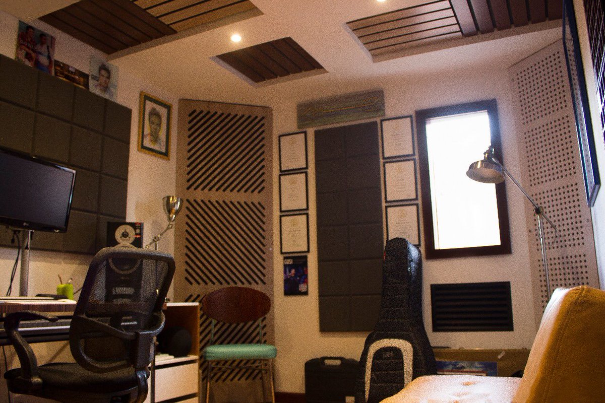 AqsticaSAS's tweet photo. Los home studio son el inicio de un sueño de muchos ingenieros y productores, por eso nos esforzamos para que estos espacios cumplan con altos estándares para lograr resultados de alta calidad. Proyecto @gusi #orgullo #expertos #homestudio #somosaq #aq10años #pasionporlaacustica https://t.co/2O6okdaGL4