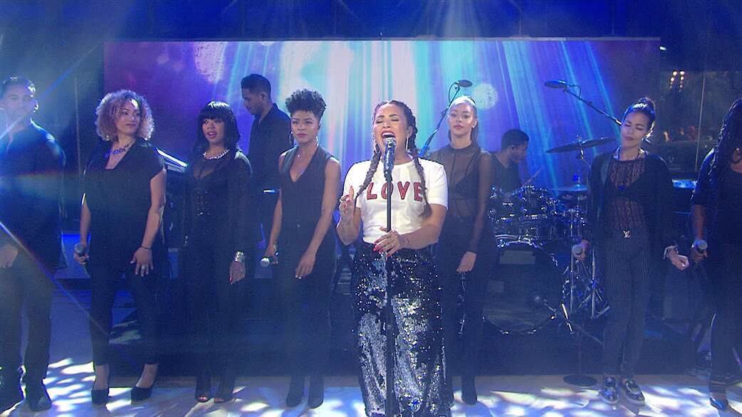 ProjDevonne_PD's tweet photo. O coral San Diego Women's Chorus estará presente no primeiro show da "Tell Me You Love Me World Tour" no dia 26/02  em San Diego, CA. 
#SorryNotSorry #BestMusicVideo #iHeartAwards https://t.co/DI2T28OnQ8