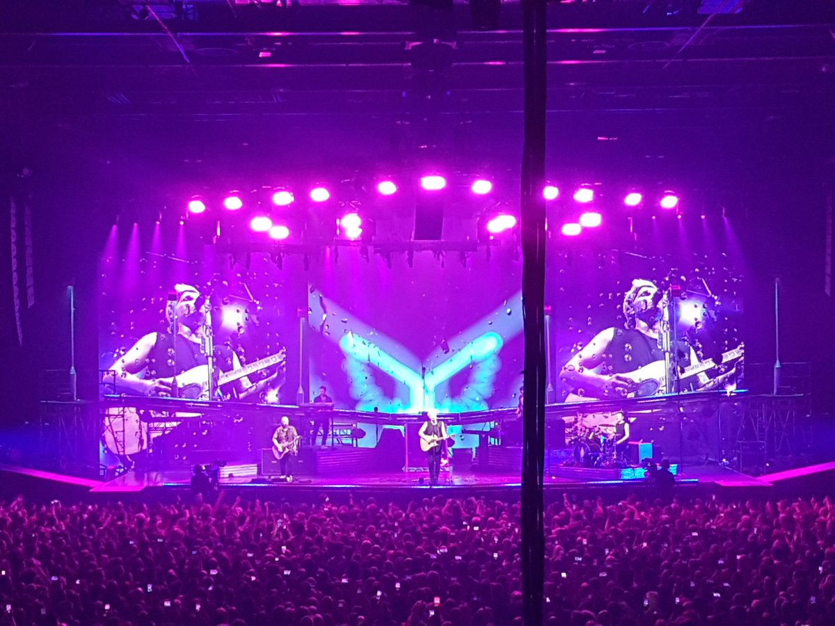 Amy_Lauren22's tweet photo. Can't help but keep looking at last night's photos &amp; videos from @thescript such an amazing night!!🎉🎤 @TheScript_Danny definitely more lush in real life 😍 #thescriptcardiff #FreedomChildTour #thescriptvip https://t.co/NvZk6TcuAZ