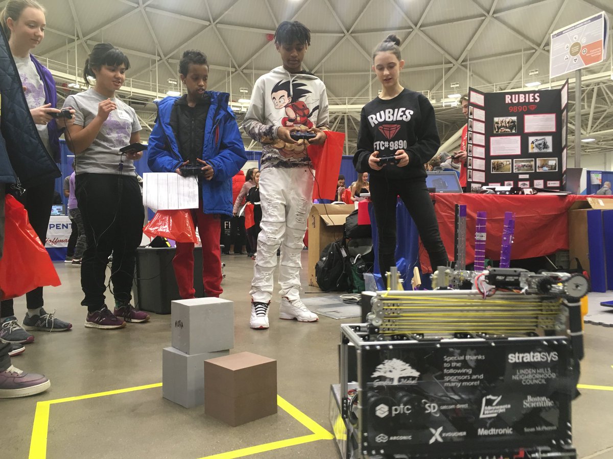 ftc_rubies's tweet image. We&apos;re having so much fun demoing our robot with other Minneapolis #UrbanRobotics teams and impacting  over 2,000 8th graders by teaching them about @HighTechKids1 programs at the @MPS_News STEM Expo!