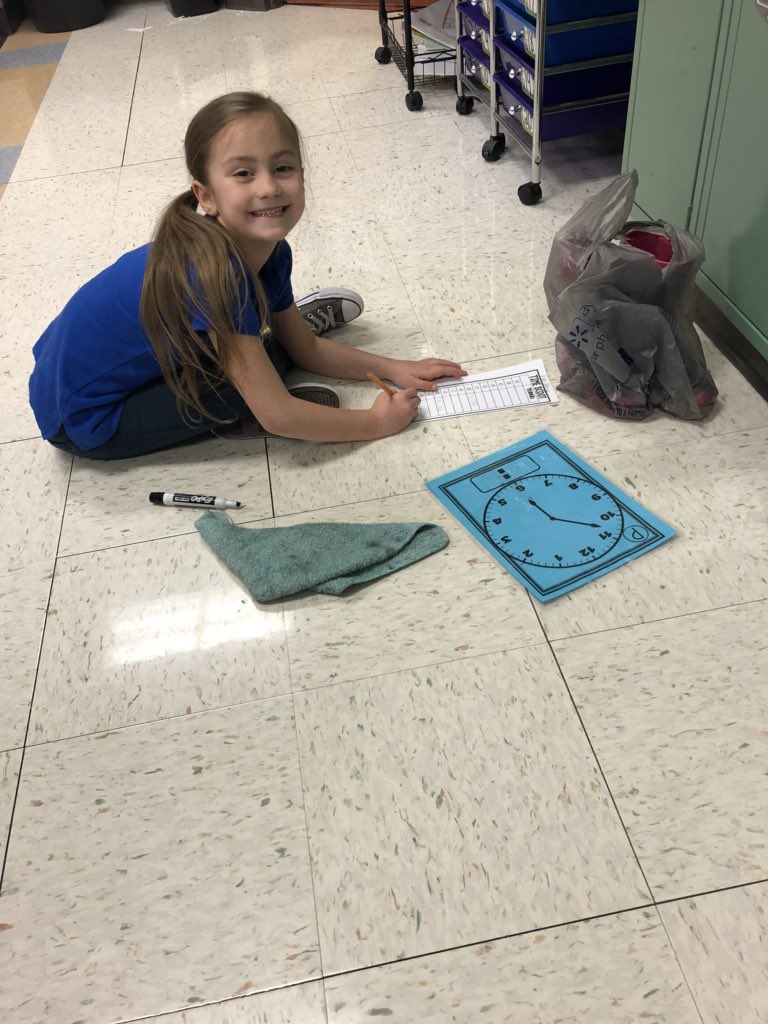 meaganheath21's tweet image. Working hard at telling time ❤️🕝🕗🕜❤️ #superinsecond #WeRBlackburn