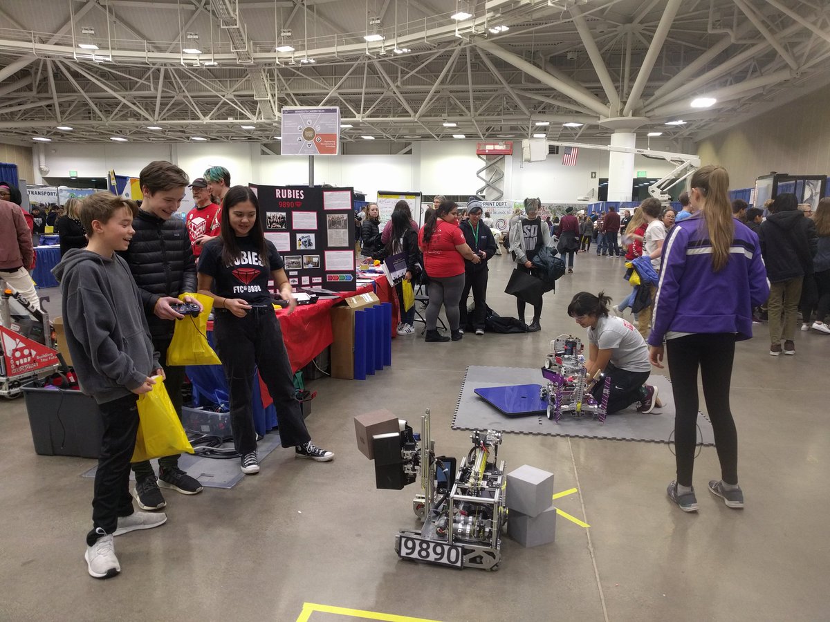 ftc_rubies's tweet image. We&apos;re having so much fun demoing our robot with other Minneapolis #UrbanRobotics teams and impacting  over 2,000 8th graders by teaching them about @HighTechKids1 programs at the @MPS_News STEM Expo!