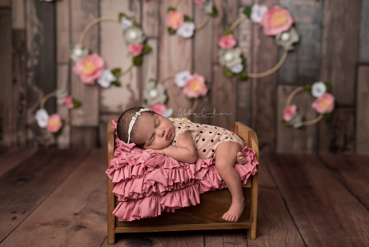 abbacolorphoto's tweet photo. The most beautiful of all the flowers! <3 love this set up! https://t.co/W1YaYqlpTt