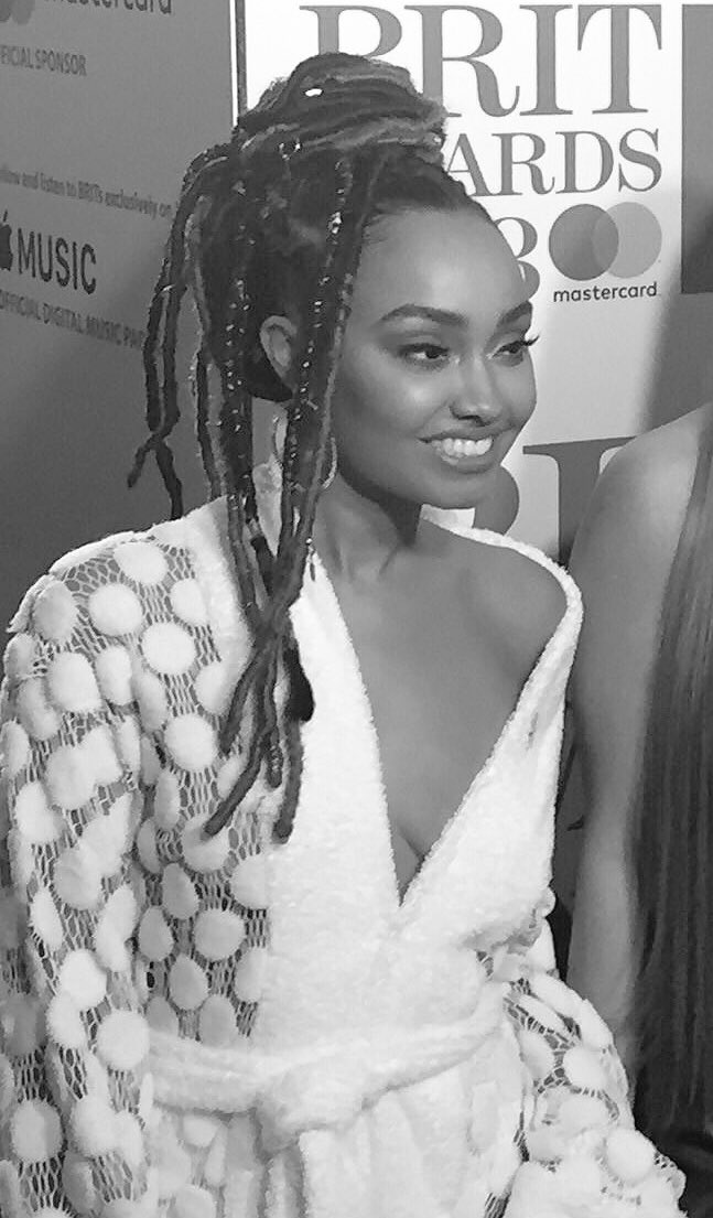 archivedleigh's tweet photo. so beautiful #BRITs https://t.co/jUx97frEMm