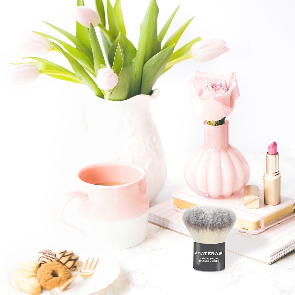 AmaterasuBeauty's tweet photo. If you are not subscribed to our newsletter yet, come on over to https://t.co/DH3CIoBcfj and join us! This week we are featuring the Kabuki Brush, one of our favourite makeup tools for flawless skin.
#kabukibaby #makeupbrushes #softbrushes #bestbrushes #TheUltimatemakeup https://t.co/osWtYZJAzl