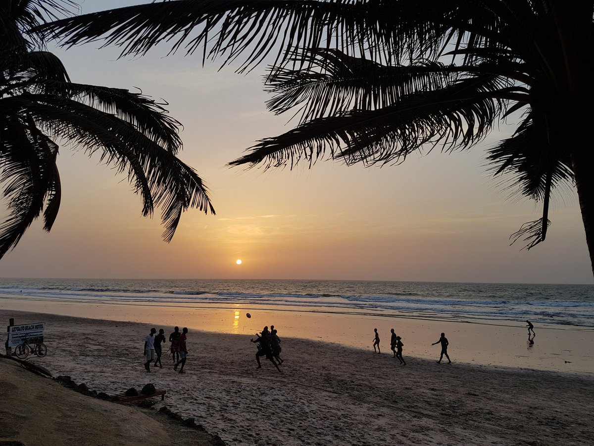 _myrsini_'s tweet photo. Systems #Immunology and #Bioinformatics Workshops  @mrcunitgambia Day3 - How many #Rstats @Bioconductor #RNASeq packages can you fit in one day? 🤔 Time to get out there! https://t.co/69Y27hsZJx