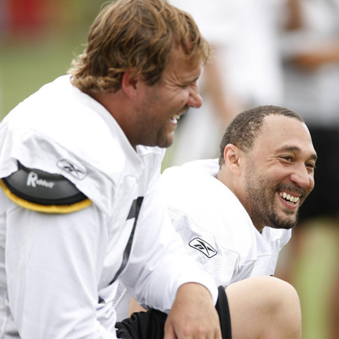 _BigBen7's tweet photo. Only TWO DAYS LEFT! Join me to raise money to help Pittsburgh families in need with @BestoftheBatch . One $10 donation goes a long way and gets you in the running to hang out &amp; have dinner with me &amp; @CharlieBatch16! ENTER NOW - https://t.co/7S1ibxuEMF #FootballisFamily #GIVBAK https://t.co/v3cVxAatXE