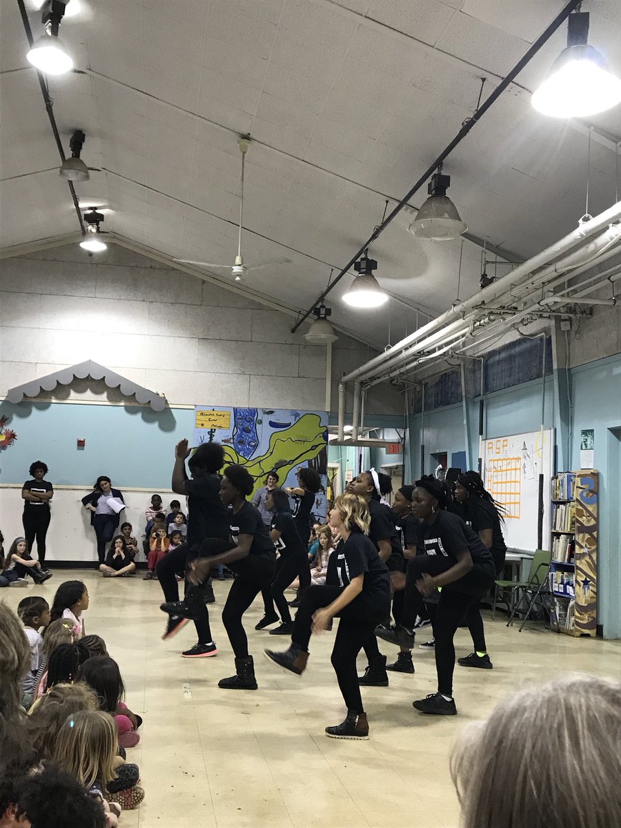 AnnasClass's tweet photo. WOW! Central Park Step Team is amazing! #cpsc https://t.co/RbI3LFBnuP