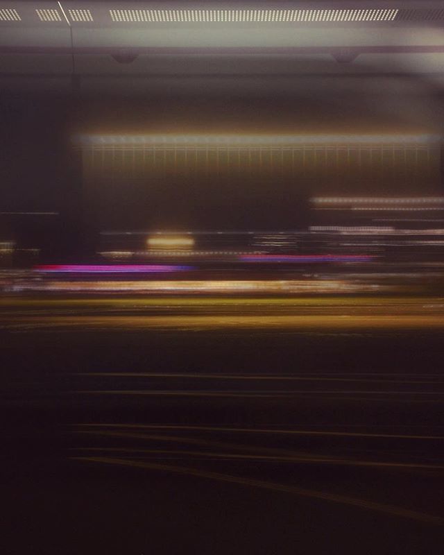 nickdunmur's tweet image. Four seconds of a train journey #nighttrain #platformedge #bleak_life #4secondsofatrainjourney #forsianhd #blur #slowshutter #seatedscenes #travelgram #viewfrommywindow #train #railwaystation #stevenage ift.tt/2C9IHIg