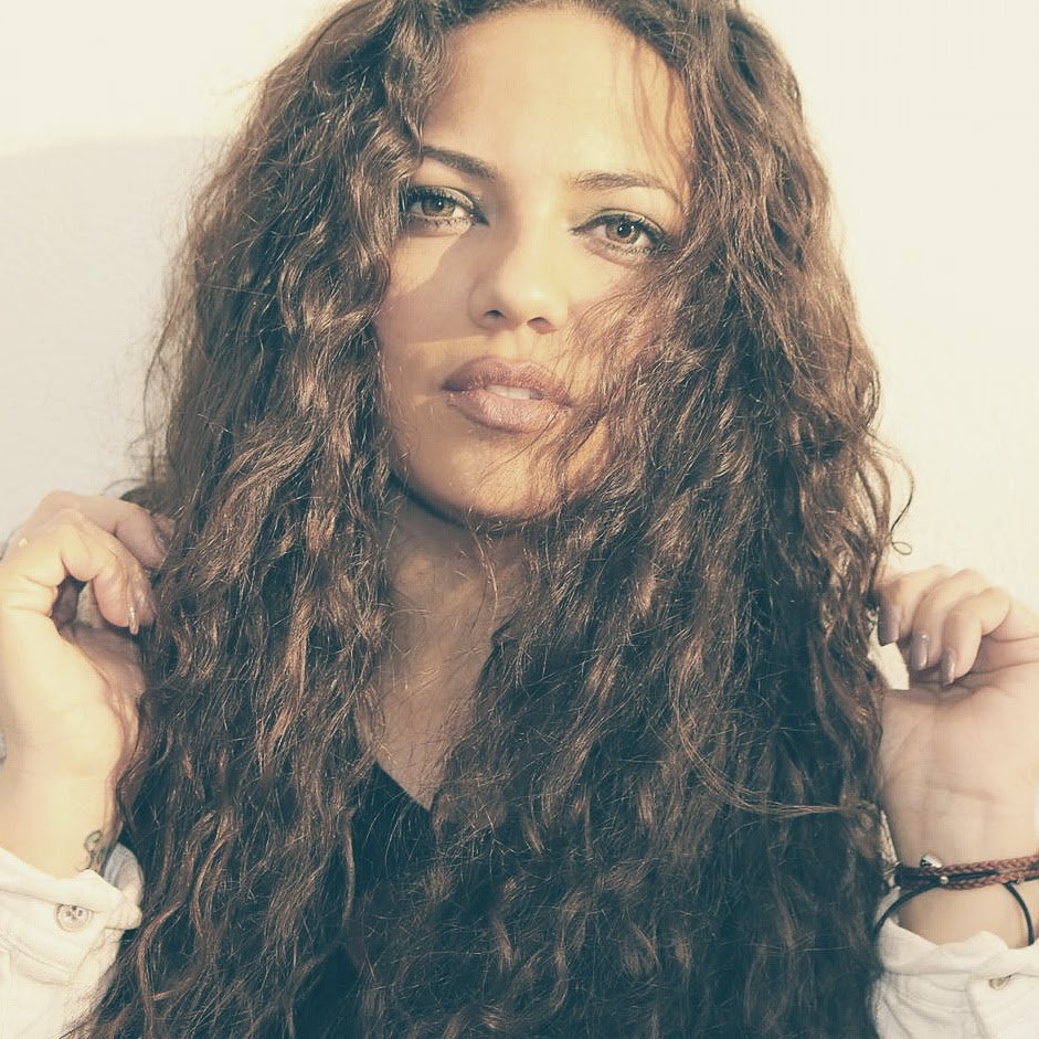 Ser feliz, despertar cada mañana y sonreir....#misueño #mivida #mylive #planeandoesteviaje #caminofuegoylibertad #losabenmiszapatos #nodejesdesoñar #lavoz #lavoz5 #TheVoice #Musica #jenniferfourcart #photography #music  #vuelvoatwitter🎤🎼🎧