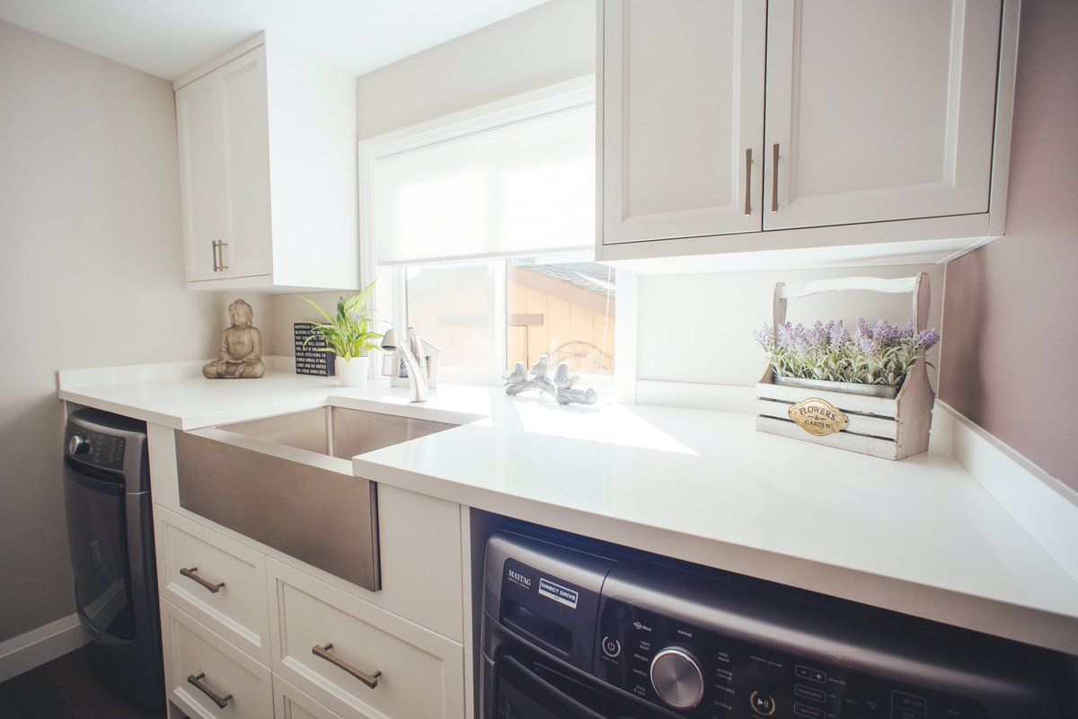 ssccountertops's tweet photo. Is #laundryroominspo a thing? We'll make it one. 

Material: Caesarstone Blizzard
Design: Madeleine Design Group
Photo by: Jeffrey Mitchell https://t.co/HpEMd1vHin