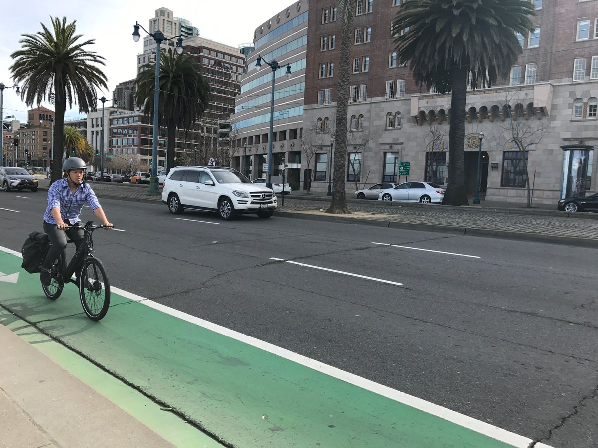 Traffic doesn't have to be an uphill battle. #espinelectric #espinbikes #cuttrafficlikeaboss