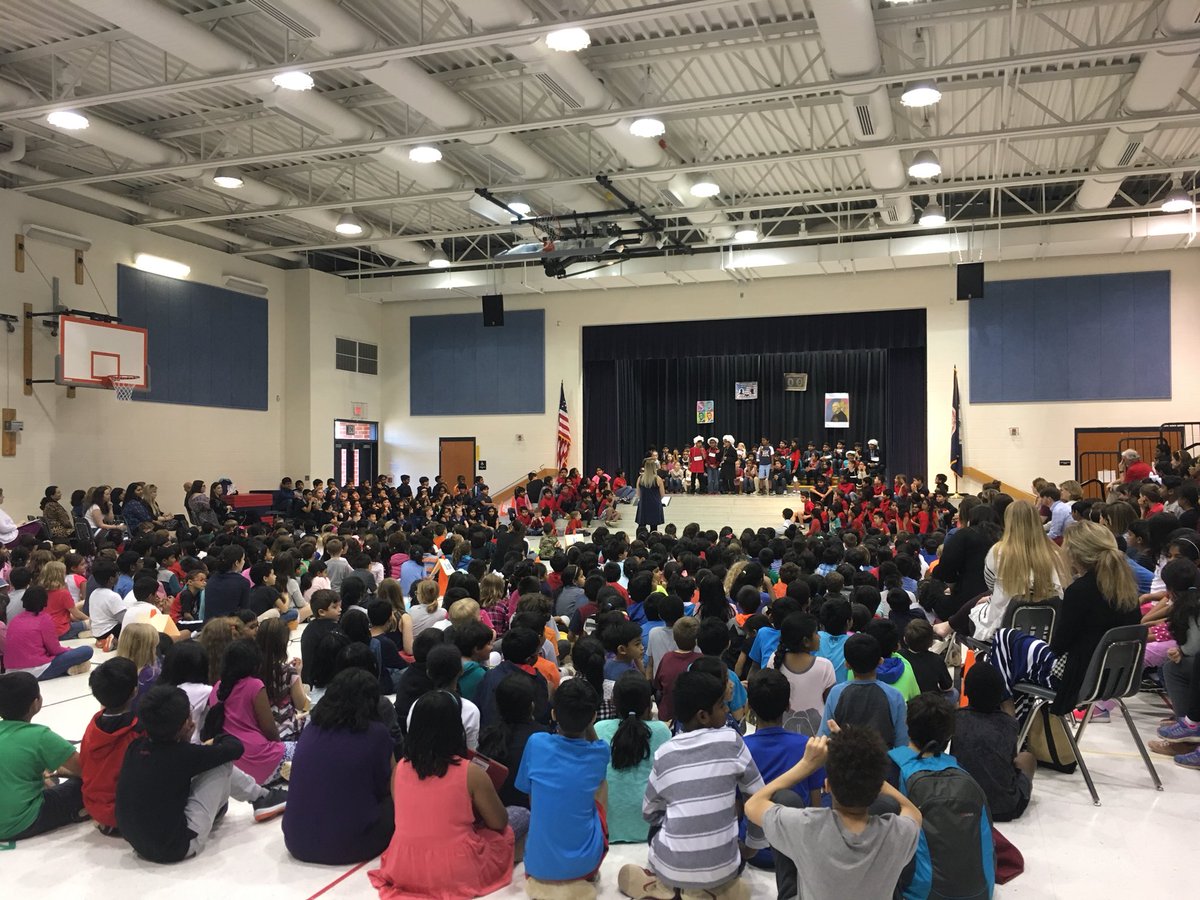 mswhite_4th's tweet photo. We had so much fun learning about the different presidents! Nice job 3rd grade :) https://t.co/hFQdyJox4D