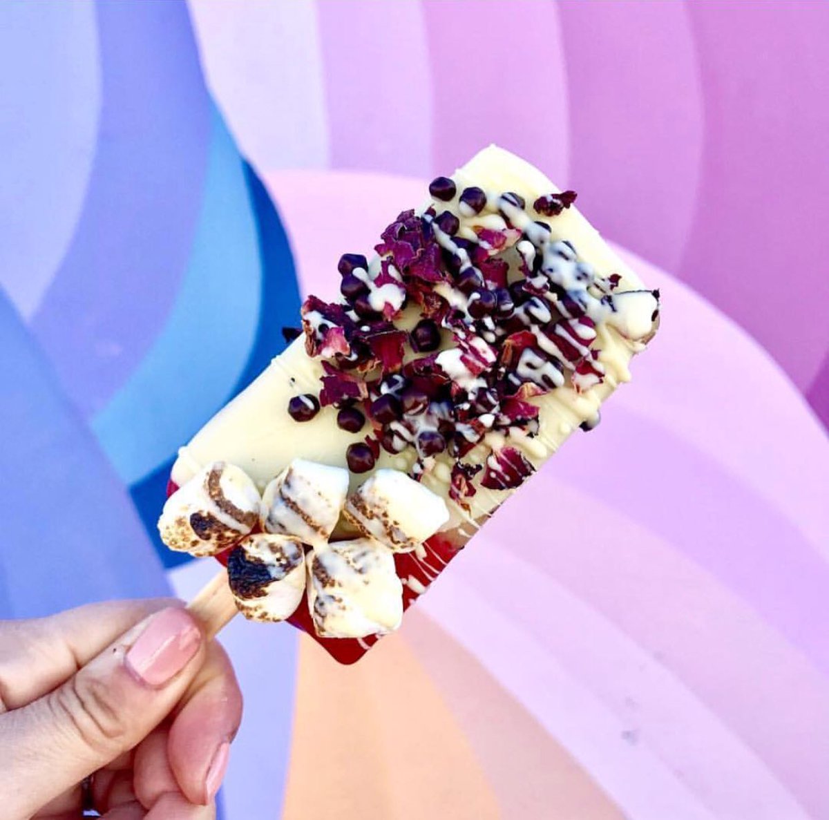 _WynwoodArtWalk's tweet image. So many good eats here in Wynwood! Cool off with a pop from Cielito Artisan Pops 😋 #ShopLocalMiami #ShopWynwood