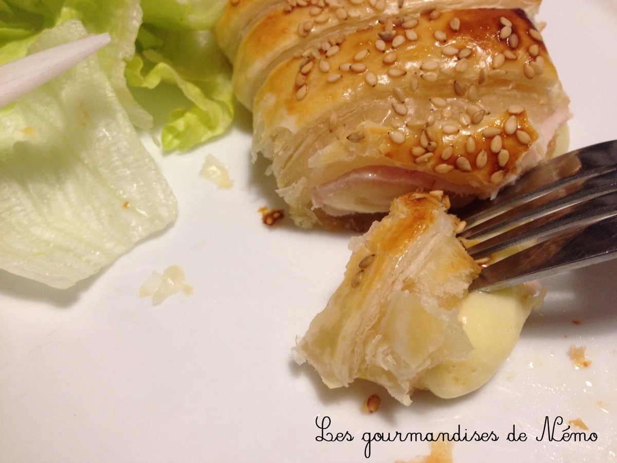 cuisinedenemo's tweet photo. Feuilletés rapides dinde-fromage miam ! #feuilletés #dinde #cuisine #recettes #blog #FROMAGE ma recette : https://t.co/6wdLPYh8BP https://t.co/x4ca6bGyj6