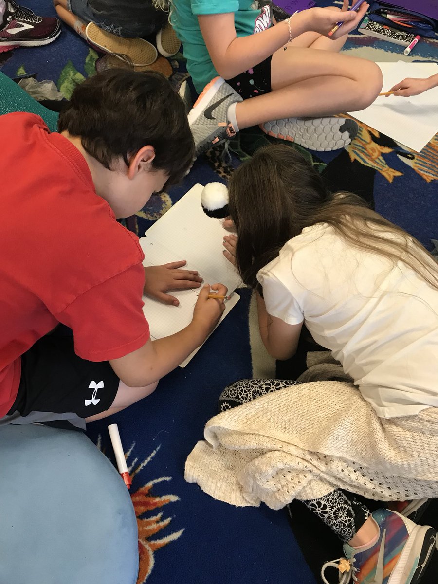 nhenderson4th's tweet photo. Learning about area with grid paper just makes sense! #Mosslearns #moss4 https://t.co/hhhtxnmnZi