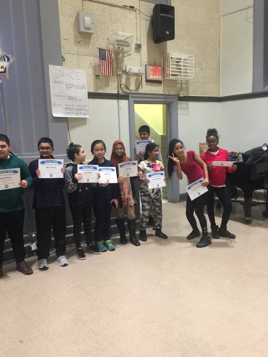 PCAtJHS125's tweet photo. JHS 125 is beaming with pride at our honor roll assembly #Making8Great #JHS125 #scholars #honorroll @dmurphycirulli @CarmenFarinaDOE https://t.co/tUknmRERxm