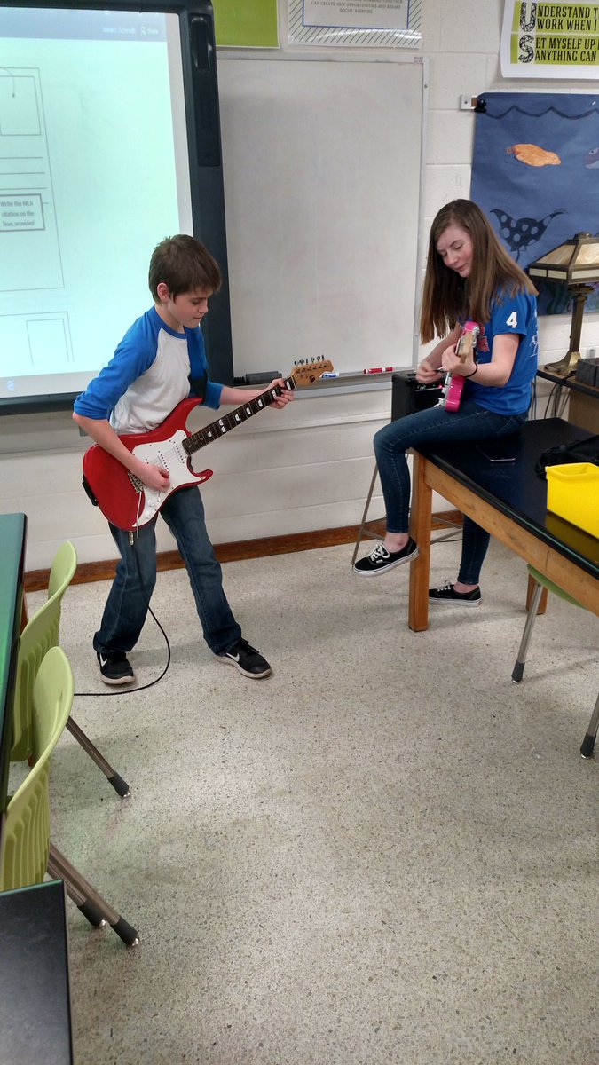 sdkeithi's tweet photo. @grcollegiate  students sharing knowledge and rocking the house. https://t.co/JaWvymVlwt