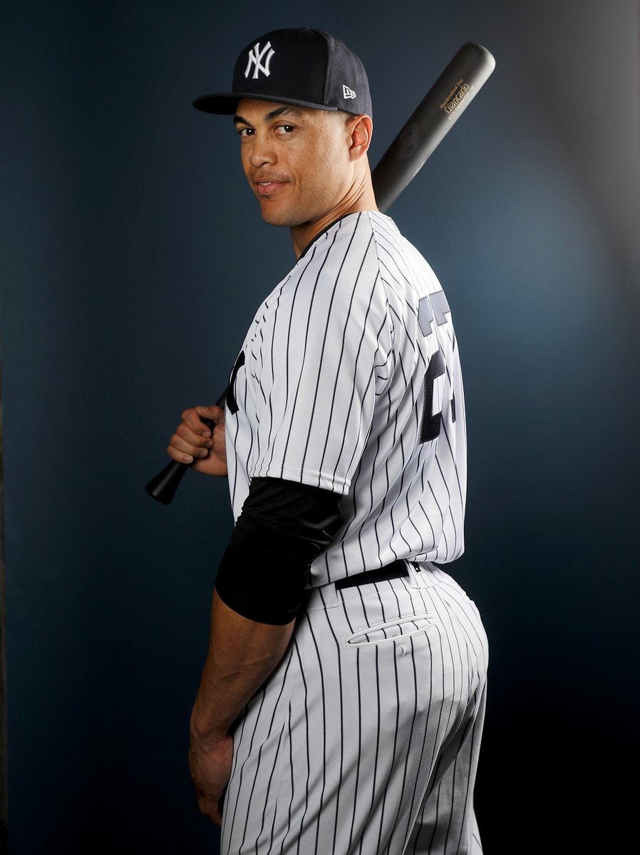 pinstripealley's tweet photo. Oh hi. Didn't see you there. https://t.co/V4C1tHVjKl