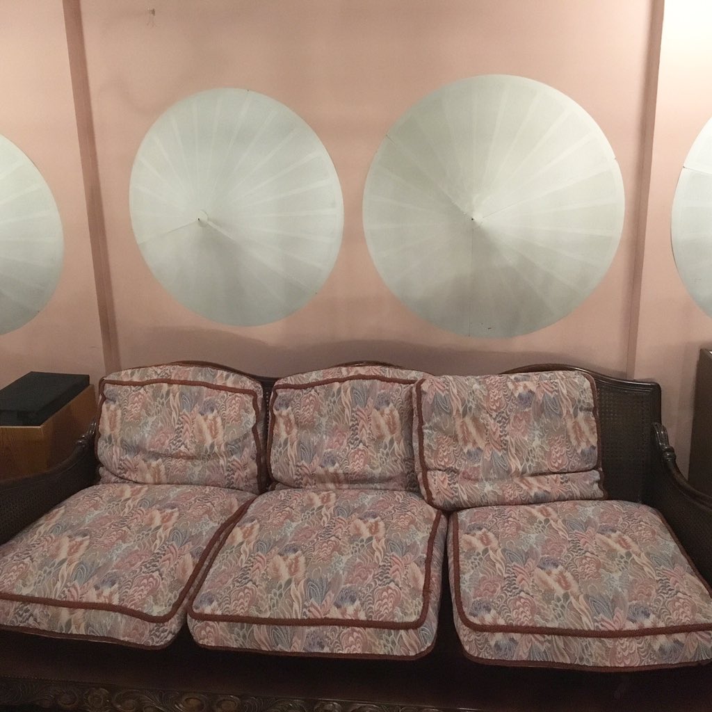 PeterBjornJohn's tweet photo. Yellow on yellow #atlantisstudio Timpani rock? Pbj sofa? #therapy #couching #3piece https://t.co/1vv4gYNSar