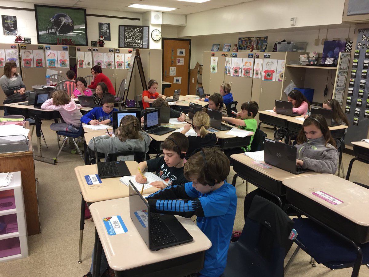 VolkertMath's tweet image. Awesome in-class flipped math lesson @CVCSDWarriors in Mrs Drumm’s 4th grade class! @BTEdTech #flipped #mathtech