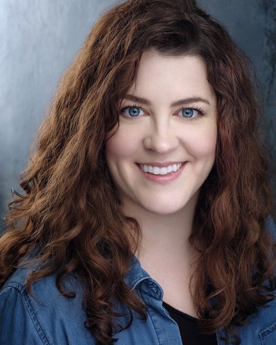 GigiBurgdorf's tweet image. New year, new headshots. Thanks to @KimHardyPhoto!