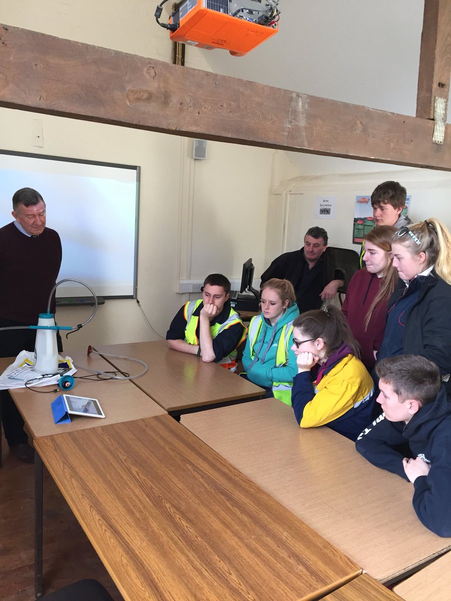 Fantastic talk from Jeff <a href="/dairyspares/">Dairy Spares Ltd</a> to #agriculture #students <a href="/BictonCollege/">Bicton College</a> today on the new trusti tuber. #calf #health