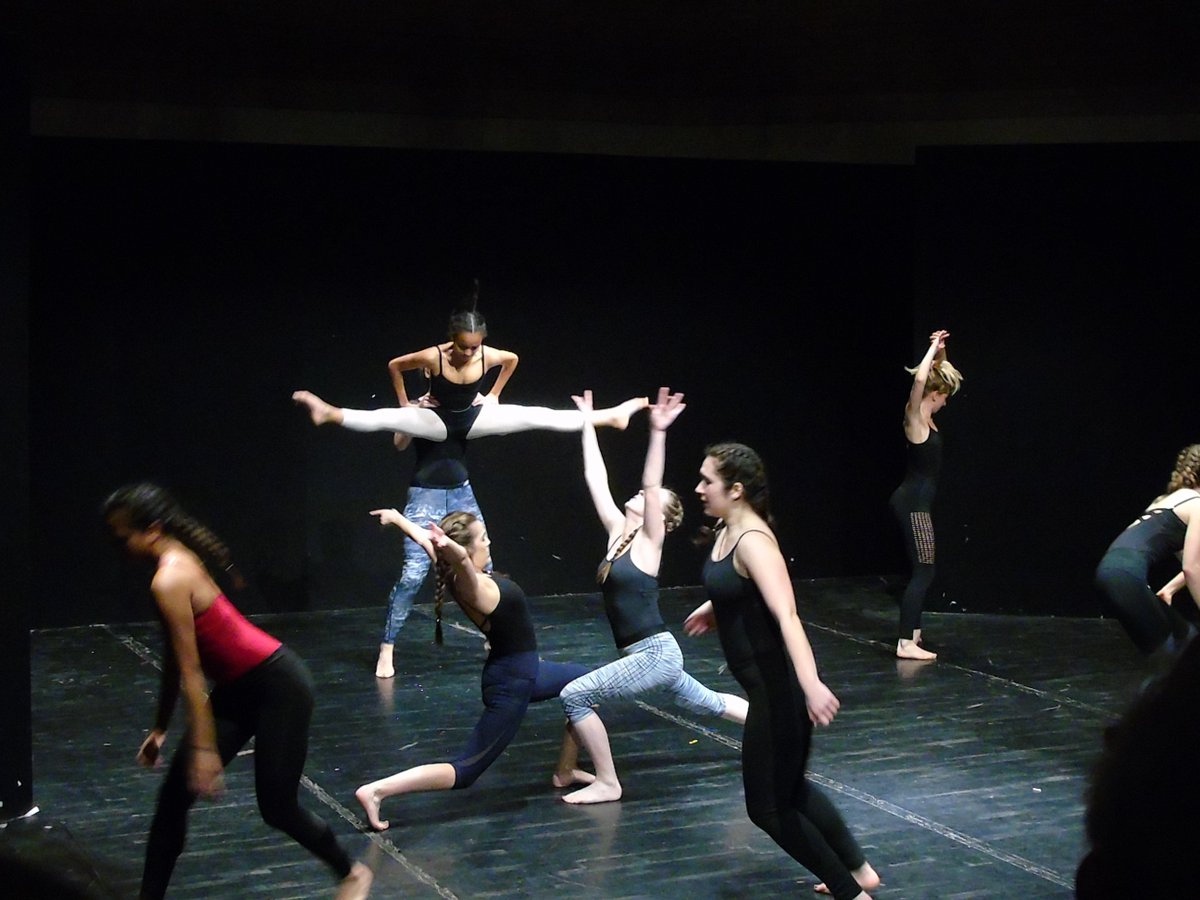 MaddockQAS's tweet photo. We really enjoyed watching the dance showcase this evening, a massive well done to everyone who performed! @QASCaversham #iloveboarding https://t.co/Cl9gcADm0C