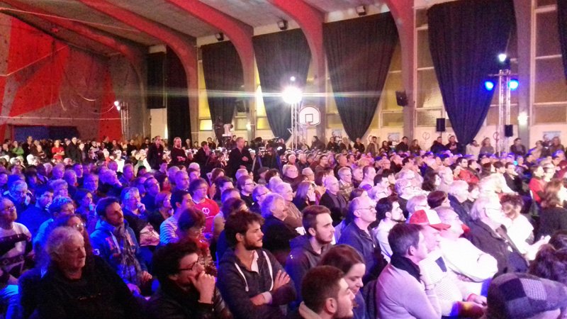 Gimenez2018's tweet photo. Quel bonheur de voir tous ces sourires ! Le gymnase du Pilat est archi-complet ce soir. On ne lâche rien ! ✊#JLMSaintGaudens #Circo3108 https://t.co/XEtDwMmRN8