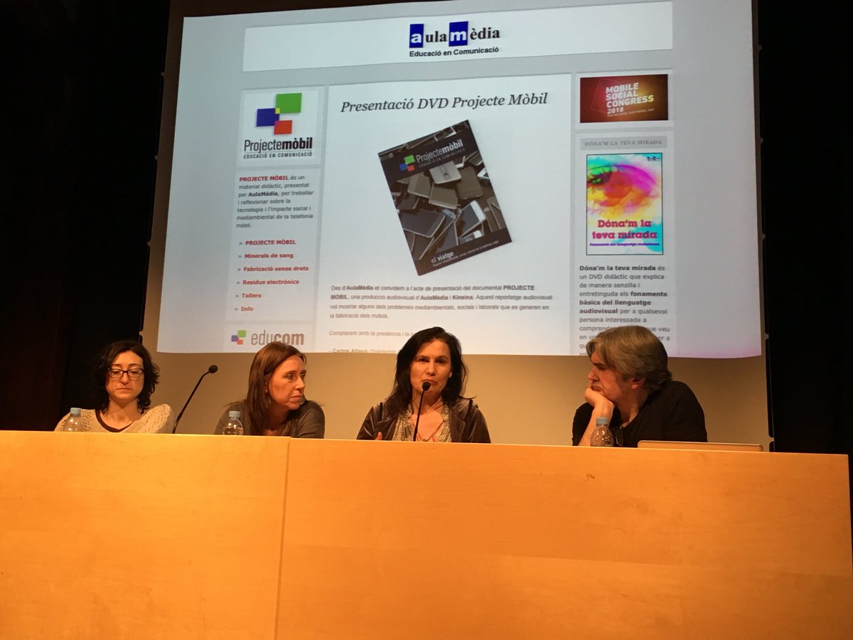JColomer_EDU's tweet photo. #ProjecteMòbil
d'@aulamedia i @kineina 
#MineralsDeSang
#Coltan
Per pagar els estudis:
nois es juguen la vida en mines “artesanes” i noies es prostitueixen durant les vacances
#Educació
#DretsDelsInfants
#DretEducació
Gràcies a Alba Trepat de @setemcat @caltayom @evavidaleva https://t.co/7I6JoExJG6