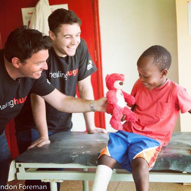mikepaul_music's tweet image. Today this little guy was quite an inspiration. He was quite the trooper getting his cast put on and going through the various procedures of learning to walk with it. He has such an infectious smile and such a wonderful youthful energy about him...
#healinghug @cbmCanada