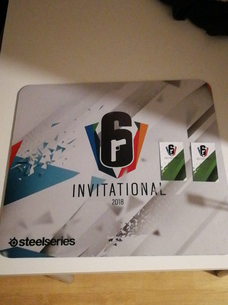 FabianHallsten's tweet photo. I got myself one of those fancy mousepads and two codes for the charm and the skin, I am feeling generous and will do another giveaway on NOTHING, all you have to do to win this second giveaway on NOTHING is retweet and follow. Picture for attention. https://t.co/7IAHnoFeb2