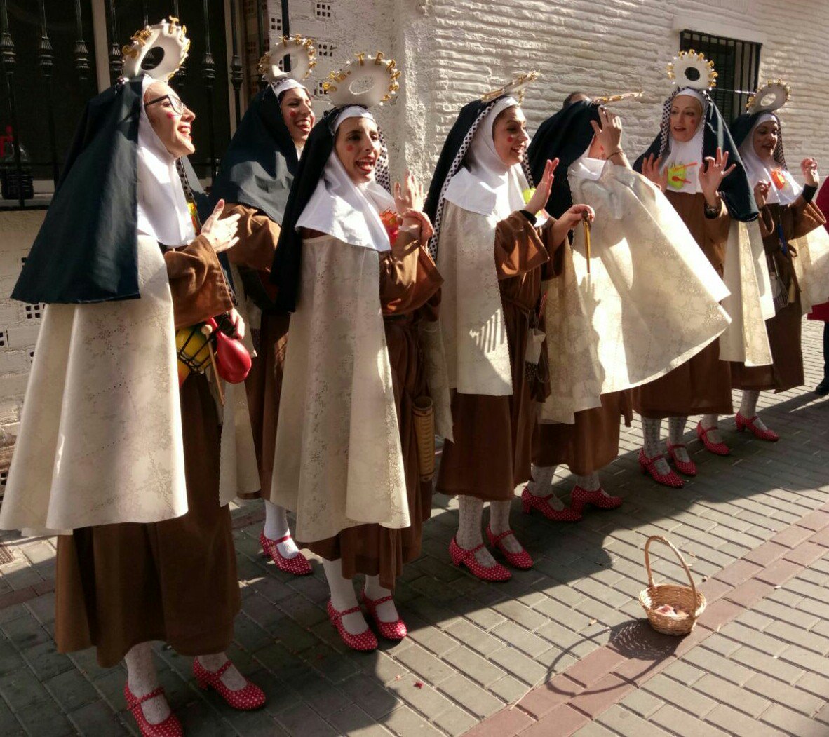 tricas22's tweet photo. Por eso no hay pecado más valiente, más transgresor, ni más irreverente que una mujer en una chirigota. https://t.co/XbCjf1wnPV