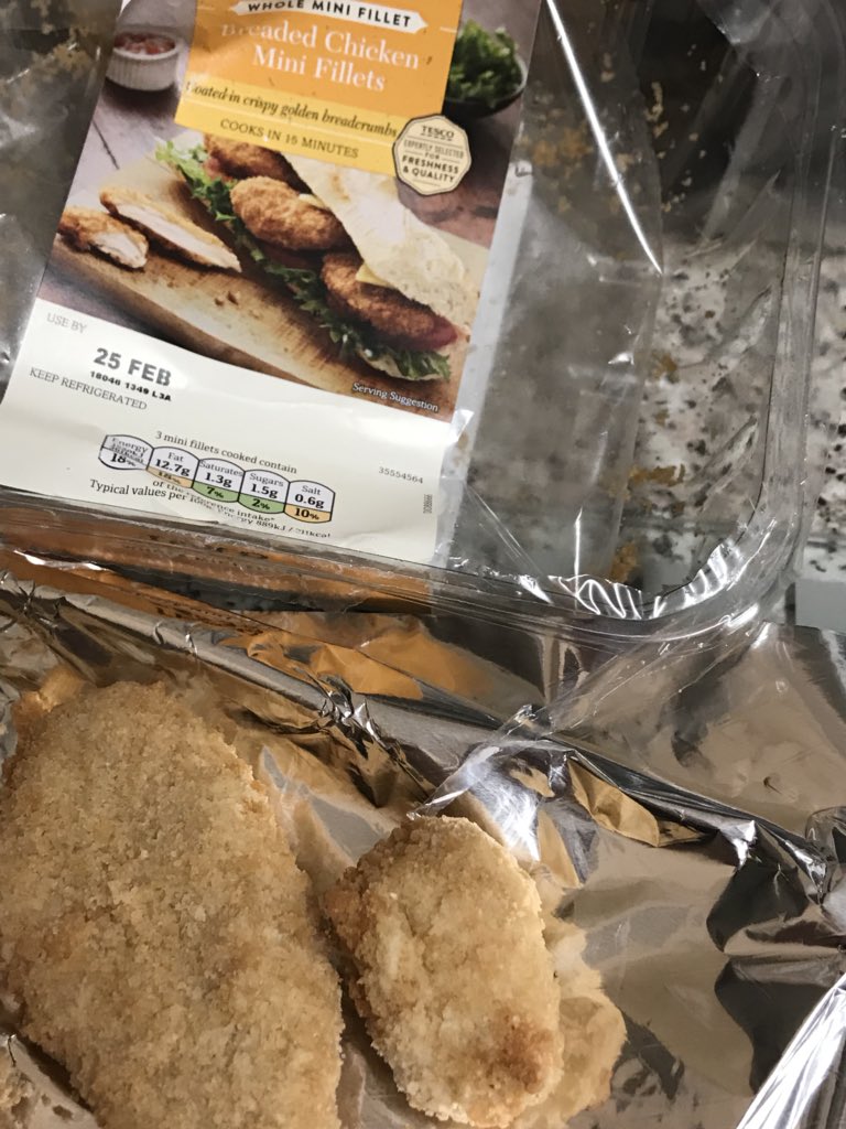 FrancesVautier's tweet photo. @Tesco Don’t get me wrong, I love chicken nuggets, but that is not a mini fillet 😂 Can’t work out if I should be happy or sad about the lack of fillet or addition of nugget 👌🏻 https://t.co/DO1TF6Gz0R