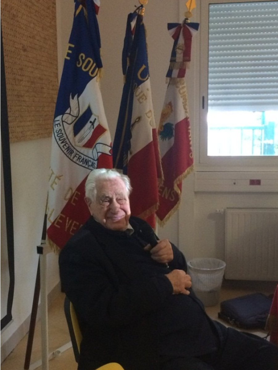 SF_Tourrette's tweet photo. 🇫🇷 RESISTANCE 🇫🇷
Conférence de MonsieurJ.Brewaeys au @clgRCassin de @TourretteLevens
sur son parcours de résistant pendant #2gm #WW2
#FFI à 17 ans commando
"Je coordonnais les parachutages". #4emechoc @O2LaLiberation @VilledeCluny https://t.co/6tRYv5K3MN