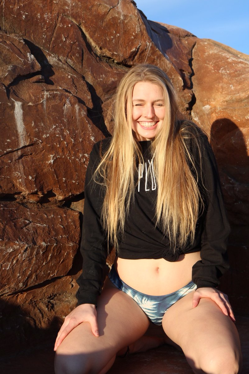 PLUapparel's tweet image. PLU Original Long Sleeve.⚪️⚫️ #PeaceLoveUnity