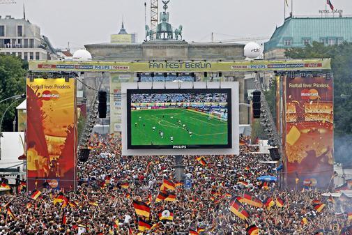 Regierung lockert Lärmschutz während Fußball-#WM ebx.sh/2BGsbyt https://t.co/juAeCKRV1B