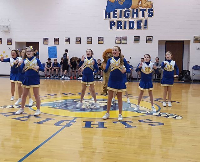 SLHeights's tweet photo. Hey, all you fans...get up off your seats!!!#heightscheer #heightspride @mslangslh @slheights https://t.co/yC4oUTuQp0 https://t.co/I4KkjZnpQ0