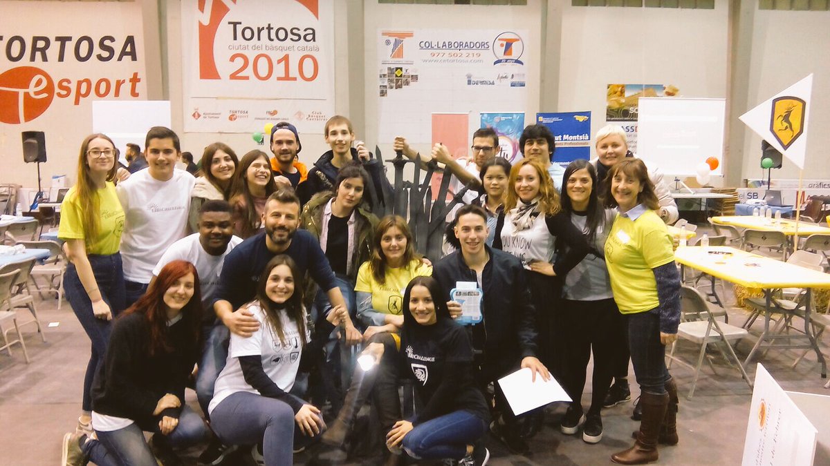 SilviaLabernia's tweet photo. Genial experiència a #ebrechallenge @Institut_Ebre @insmontsia @universitatURV #talentebrenc #amposta #tortosa #GameofThrones #tronodehierro #youknownothingjonsnow #creantrecords https://t.co/jXSY2d0U8k