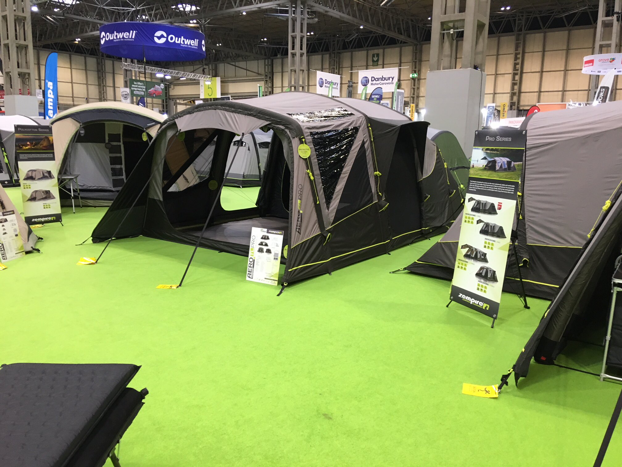 zempire camping table