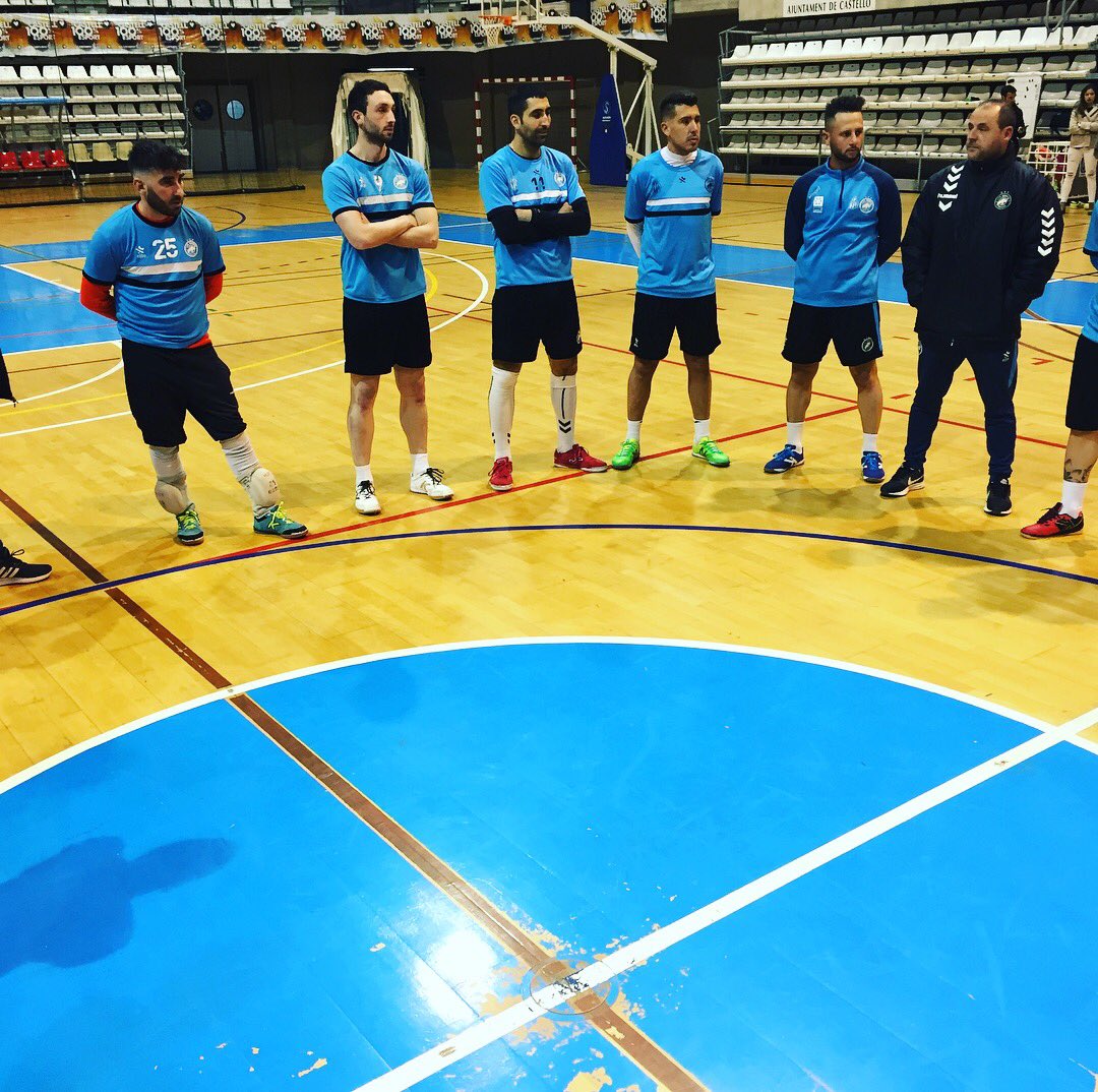 playascastellon's tweet photo. ⚽️ 3er ENTRENAMIENTOS | @BisontesFS ha finalizado su tercera sesión de entrenamientos para el choque del sábado ante el @NoiaFutbolSala. El mister @ManuelCollado7 sigue poniendo a punto al equipo para llegar en las mejores condiciones a Galicia. #LNFS #VamosBisontes @LNFS89 https://t.co/utEc9oep5M